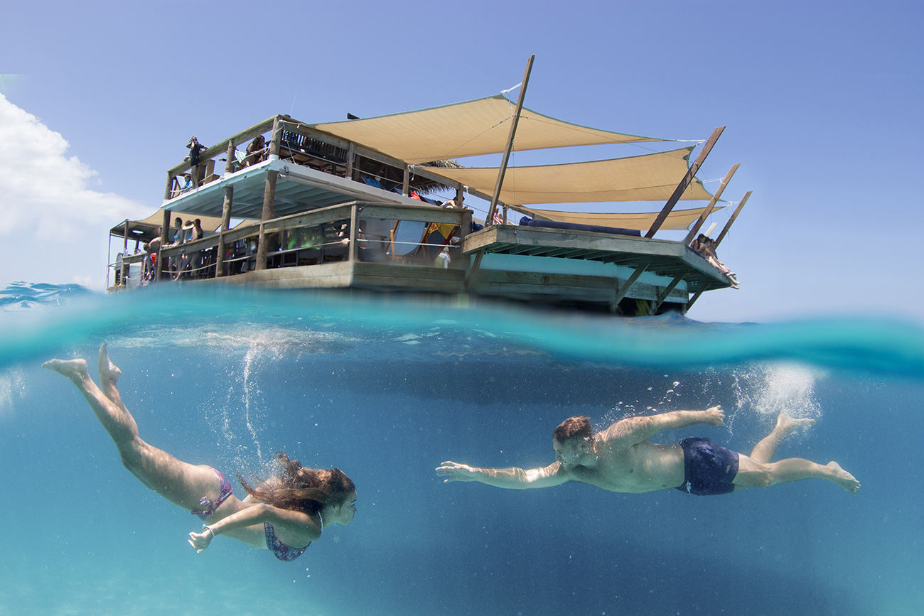 Cloud 9 Fiji — Floating Bar & Pizzeria Day Trip from Denarau
