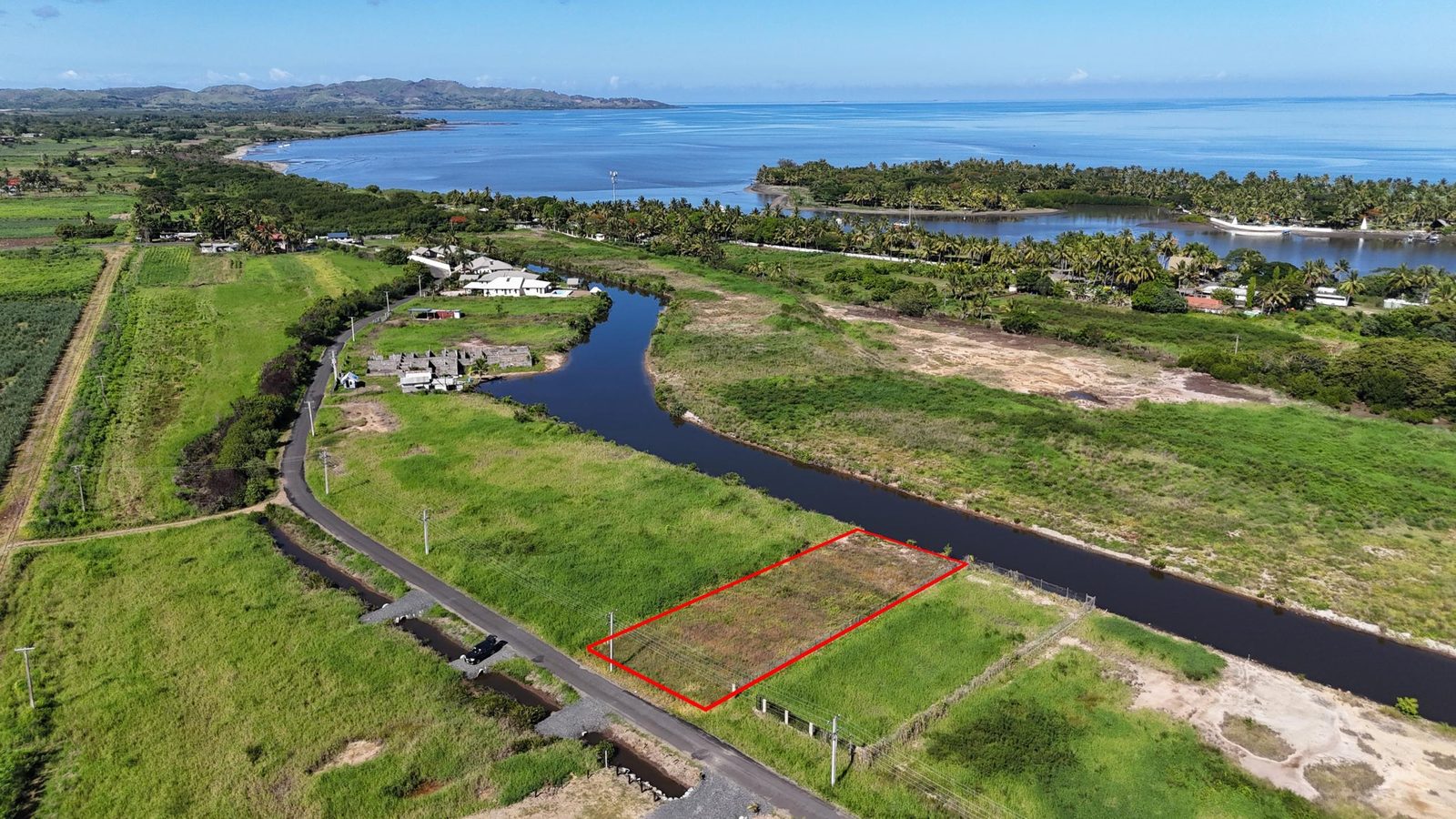 Prime Canal-Front Living