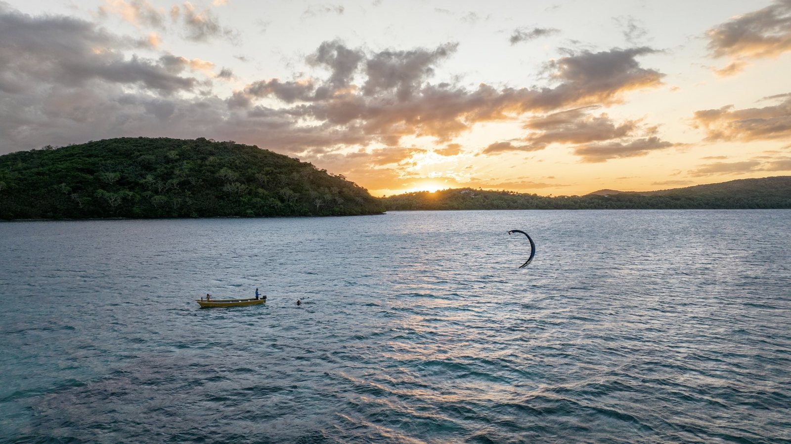 Learn to Kitesurf at Nananu-i-Ra — April to November Season